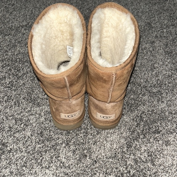 UGGs - Picture 3 of 8